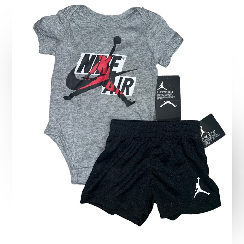 ✅NWT Jordan Nike Air 2 Piece Infant Set, Size 6 Months - Picture 1 of 4